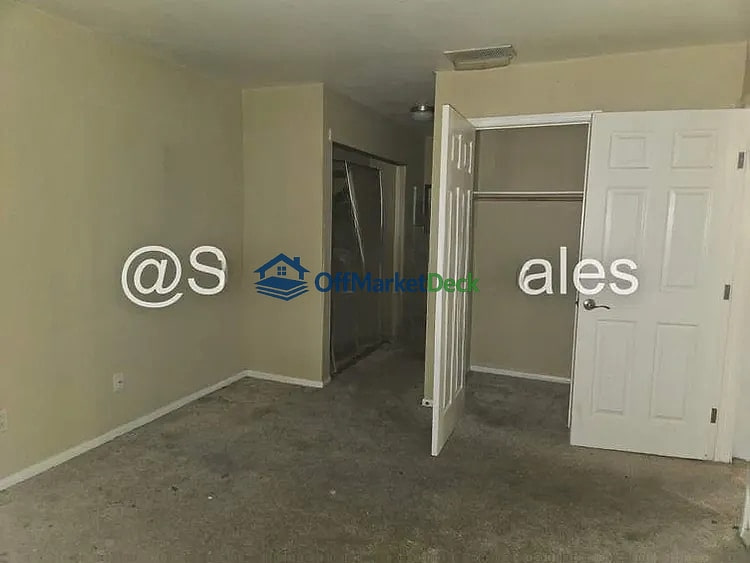 Off-market house in Sacramento, California — 2 beds, 2 baths, $150,000 — photo 5 of 8