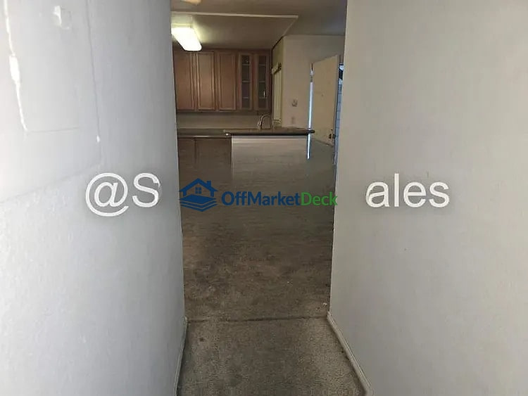 Off-market house in Sacramento, California — 2 beds, 2 baths, $150,000 — photo 2 of 8
