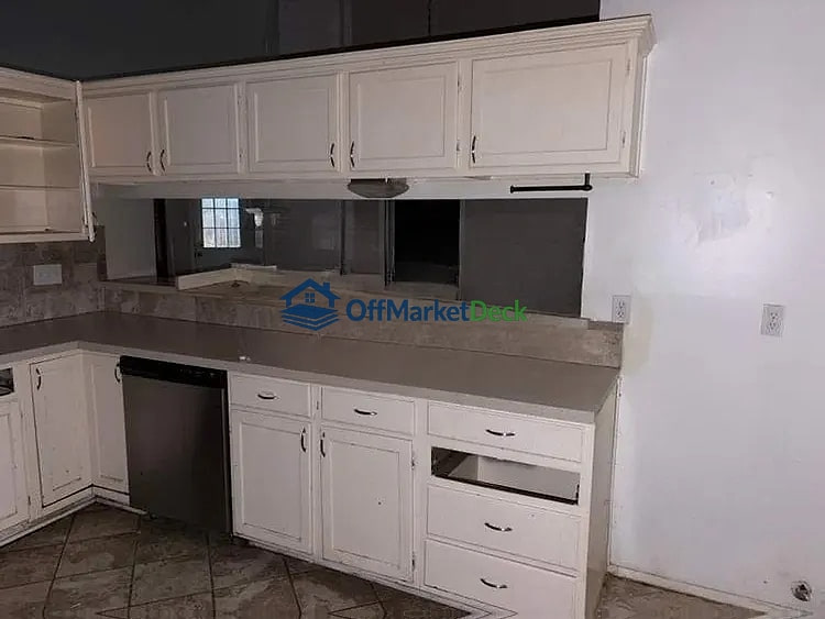 Off-market house in Spring, Texas — 4 beds, 2 baths, $169,000 — photo 6 of 8