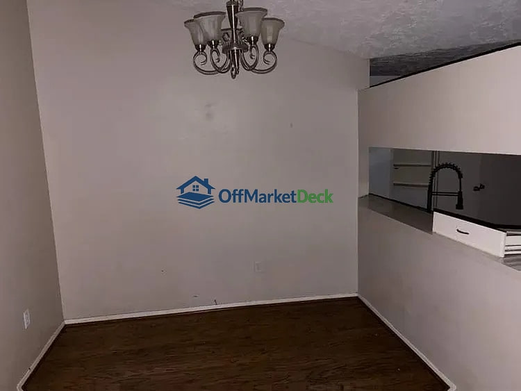 Off-market house in Spring, Texas — 4 beds, 2 baths, $169,000 — photo 3 of 8