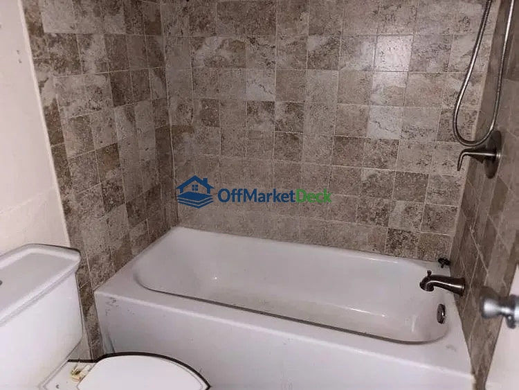 Off-market house in Spring, Texas — 4 beds, 2 baths, $169,000 — photo 8 of 8