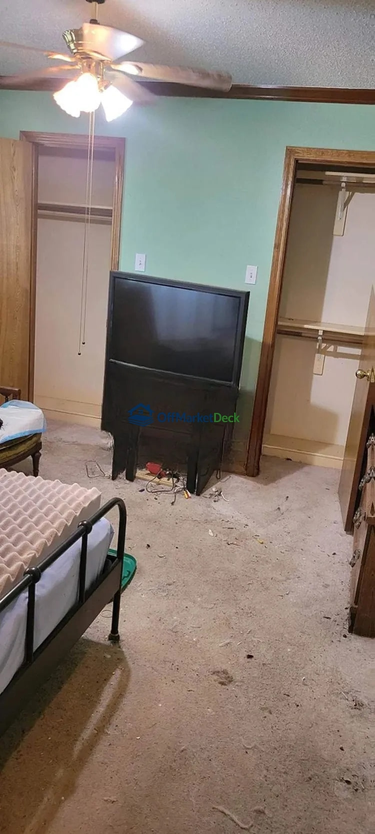 Off-market house in Grand Prairie, Texas — 3 beds, 2.5 baths, $265,000 — photo 7 of 8