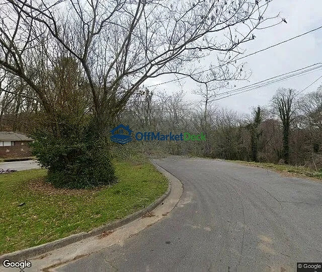 Off-market house in Atlanta, Georgia — 3 beds, 2 baths, $205,000 - Blurred background Image