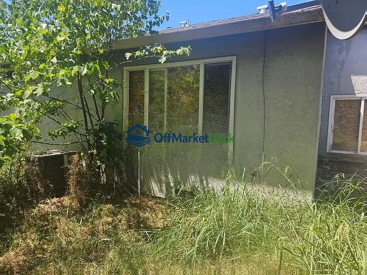 Off-market house in Sacramento, California — 3 beds, 2 baths, $245,000 — photo 8 of 8