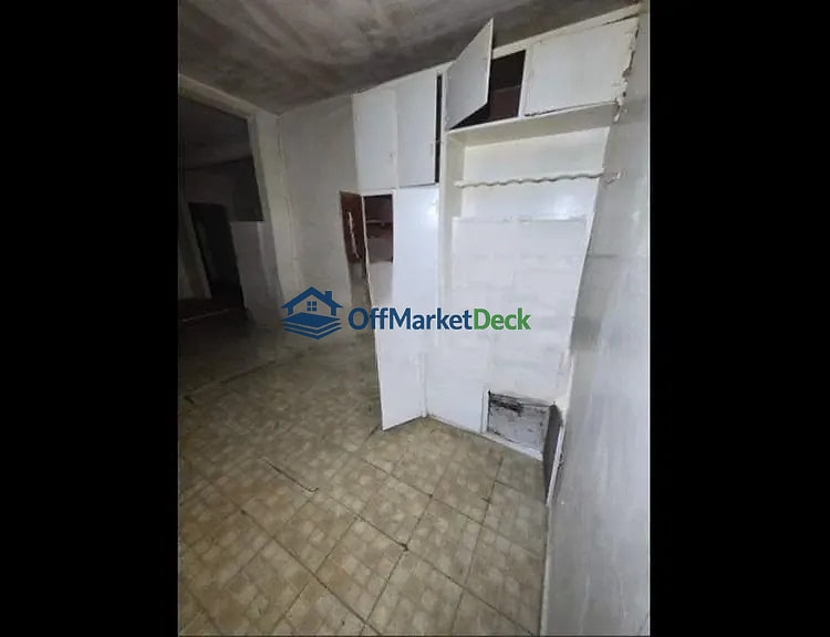 Off-market house in Fort Worth, Texas — 4 beds, 2 baths, $267,000 — photo 8 of 8