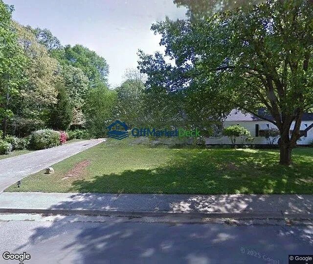 Off-market house in Forest Park, Georgia — 4 beds, 2 baths, $150,000 — photo 3 of 3