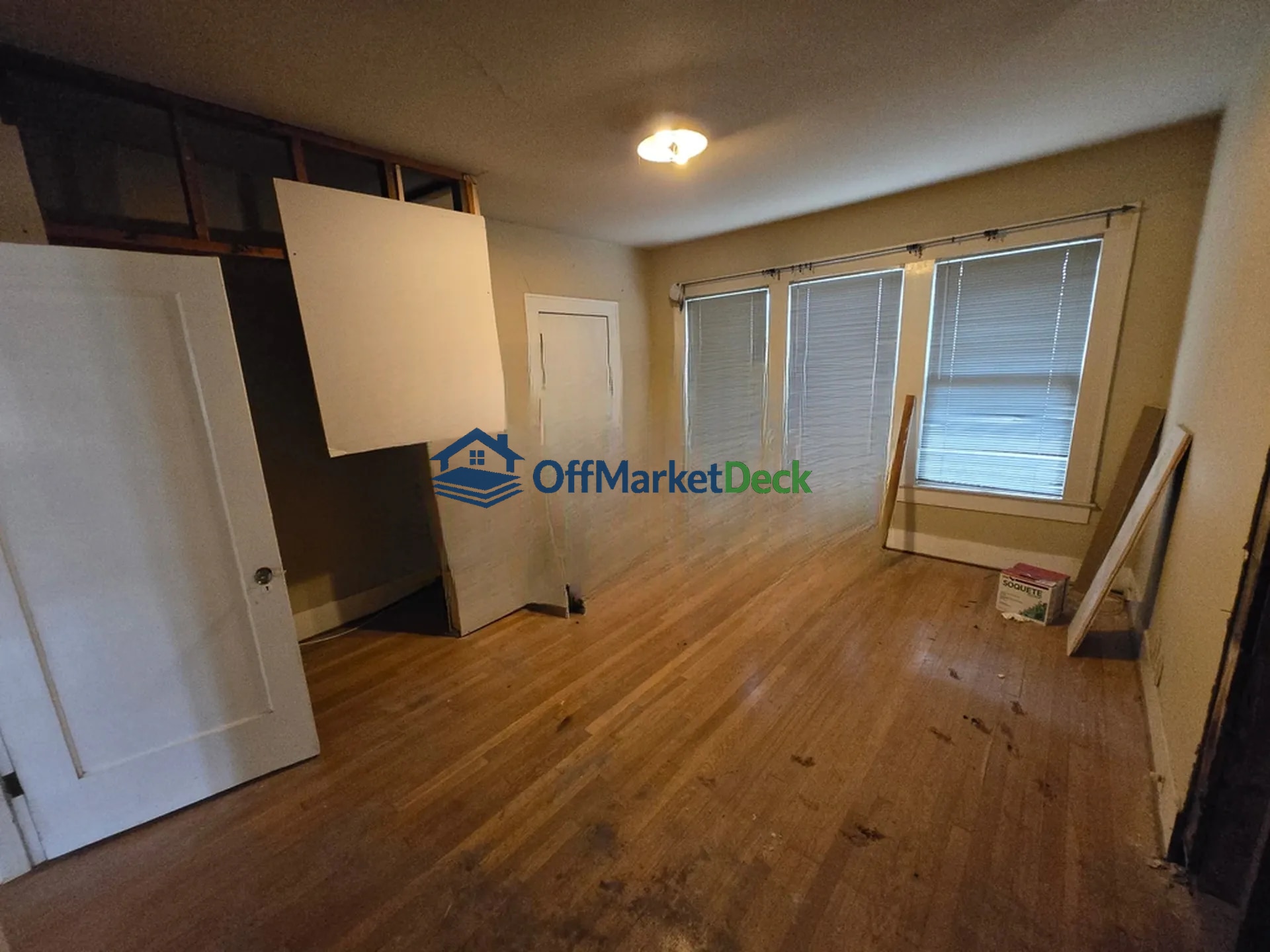 Off-market house in Dallas, Texas — 3 beds, 2 baths, $410,000 — photo 8 of 8