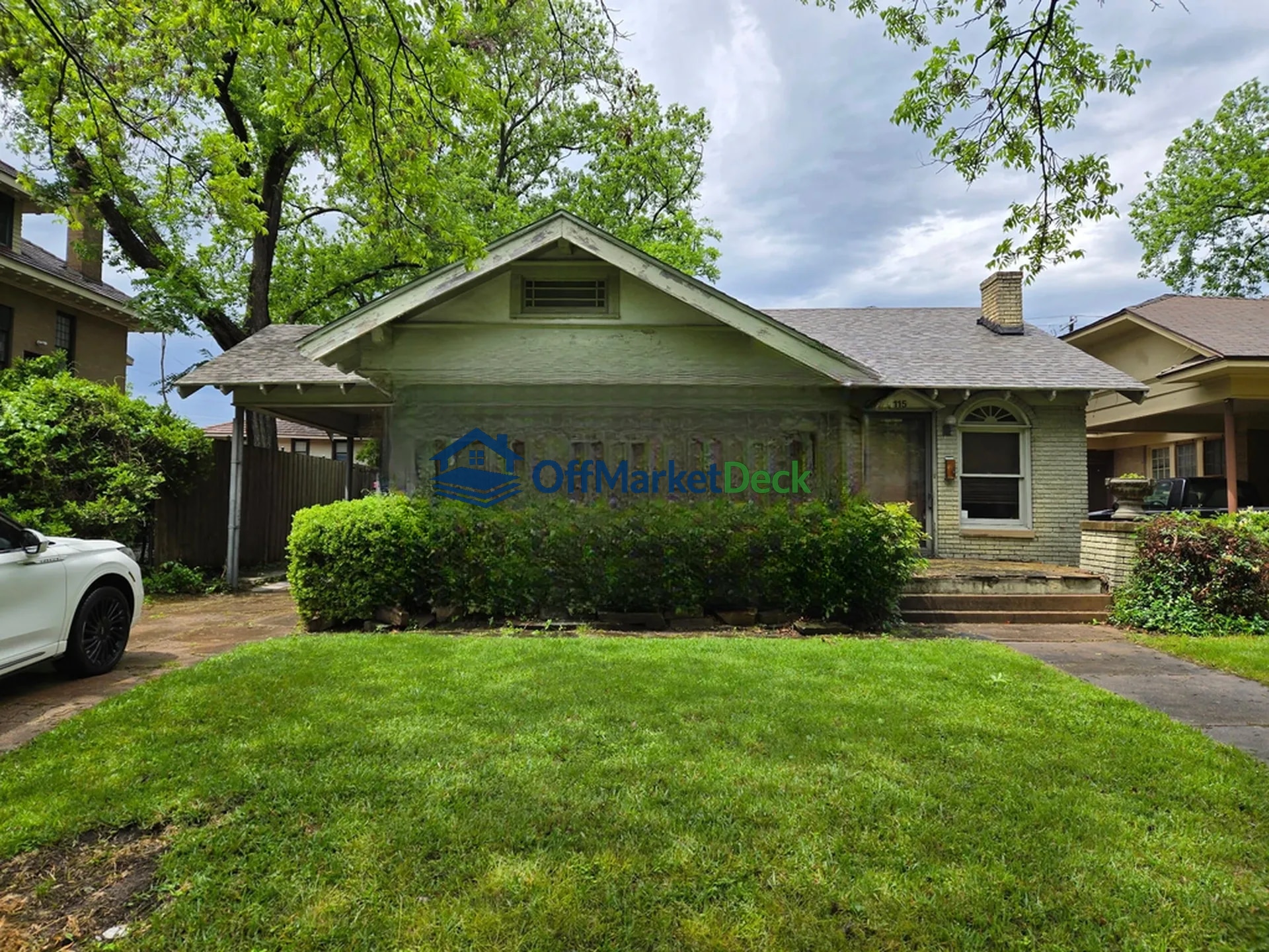 Off-market house in Dallas, Texas — 3 beds, 2 baths, $410,000