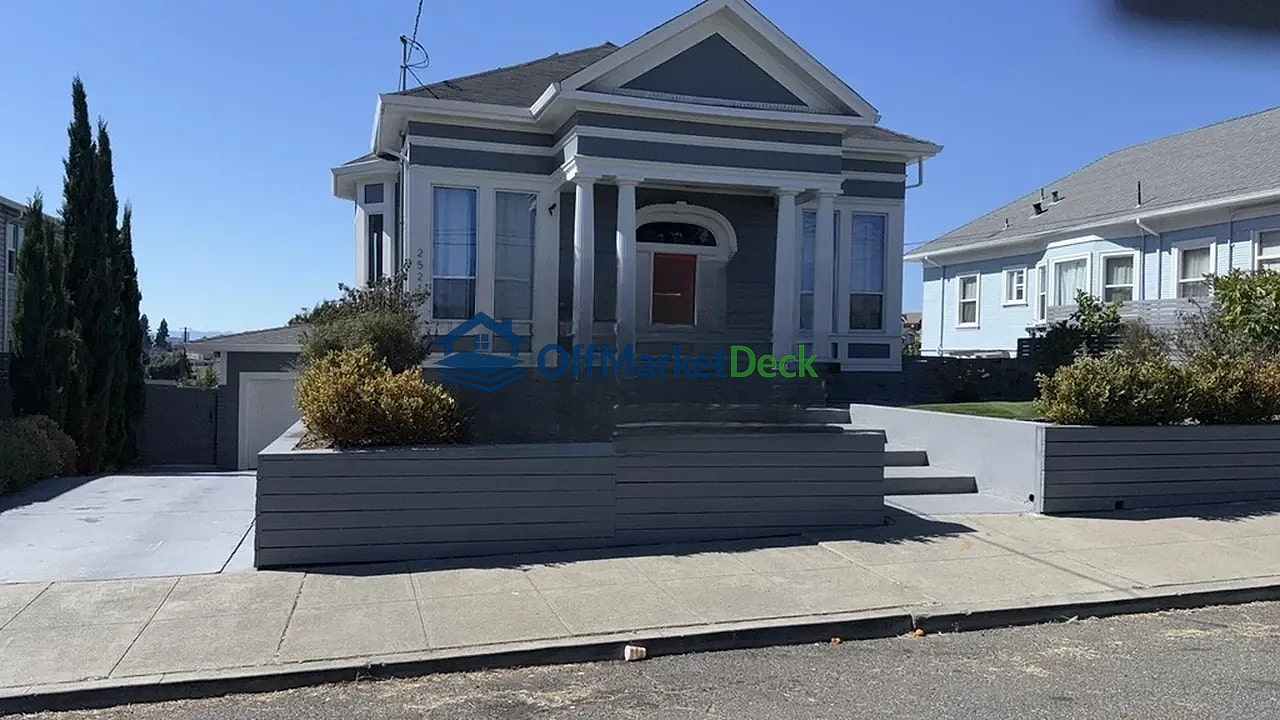 Off-market house in Oakland, California — 5 beds, 3 baths, $697,900