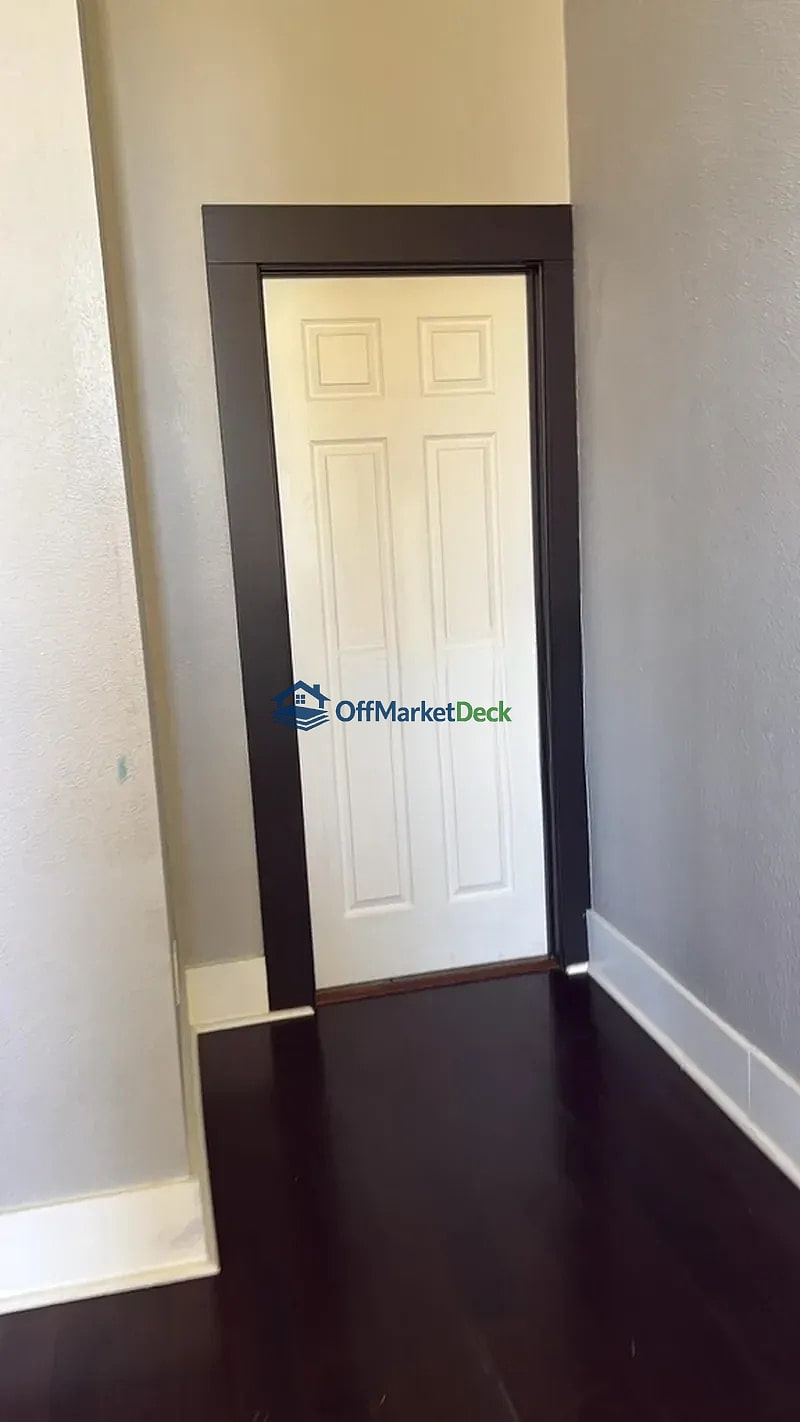 Off-market house in Oakland, California — 5 beds, 3 baths, $697,900 — photo 5 of 8