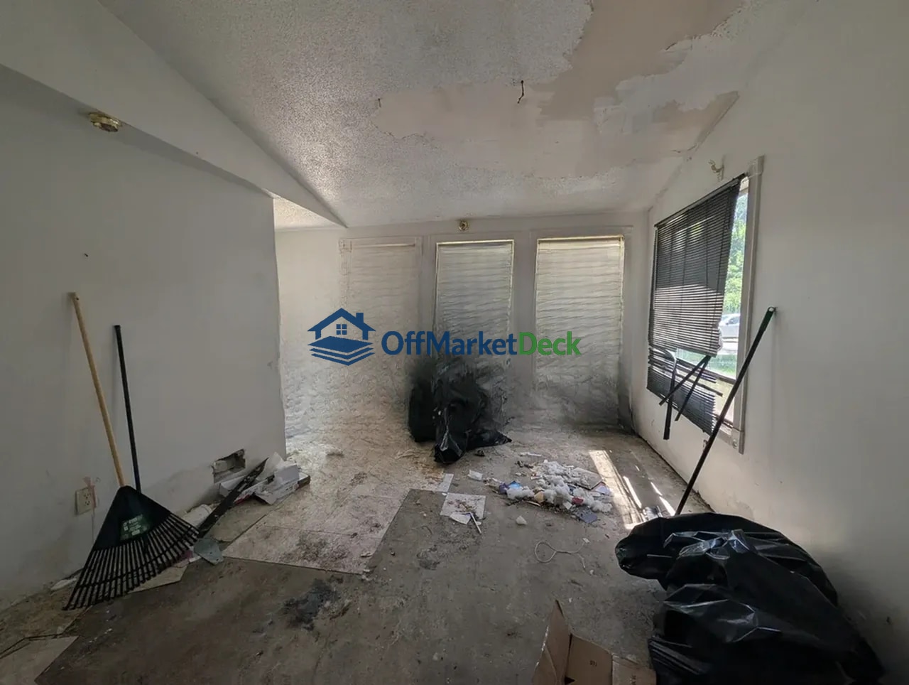 Off-market house in Detroit, Michigan — 3 beds, 1 bath, $33,900 — photo 7 of 8