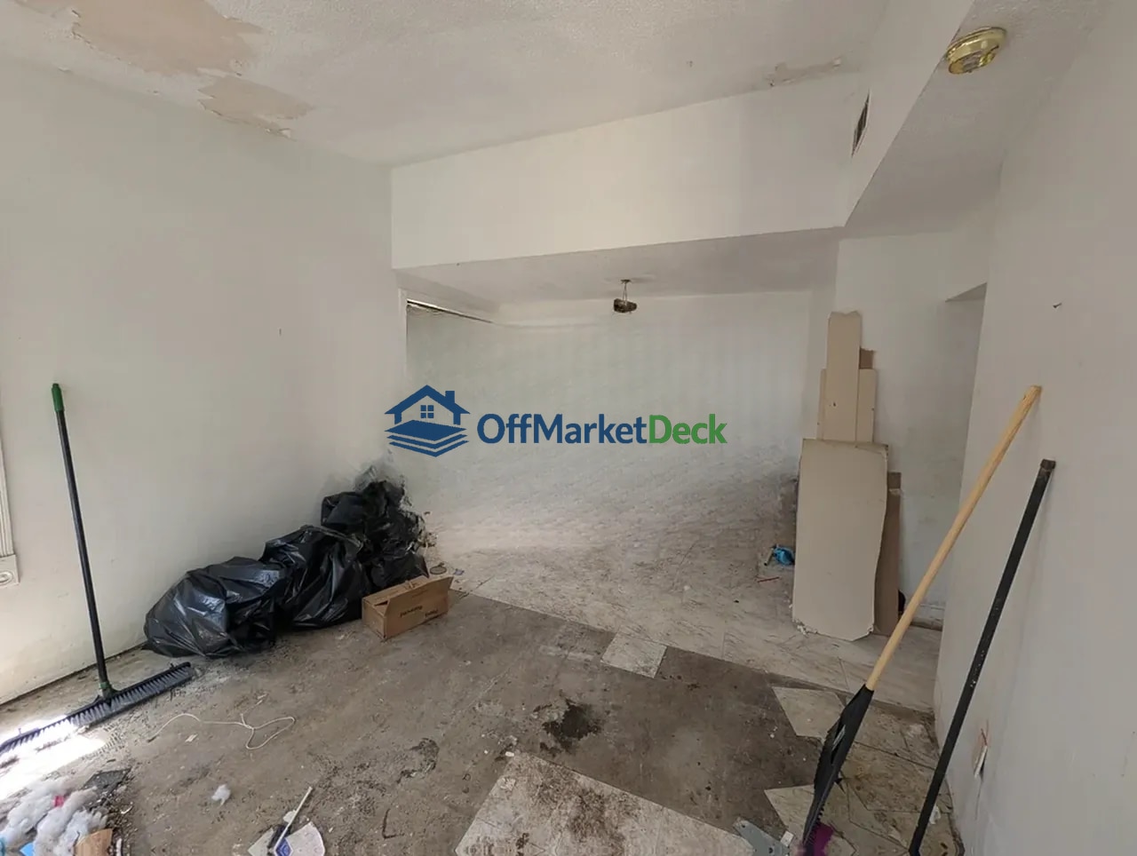 Off-market house in Detroit, Michigan — 3 beds, 1 bath, $33,900 — photo 6 of 8