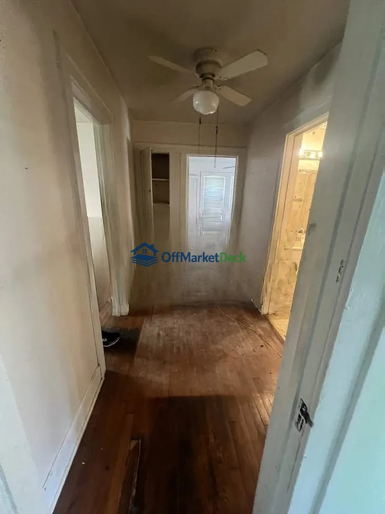 Off-market house in Dallas, Texas — 1 bed, 1 bath, $75,000 — photo 8 of 8