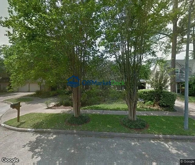 Off-market house in Houston, Texas — 4 beds, 2 baths, $145,000 — photo 3 of 3