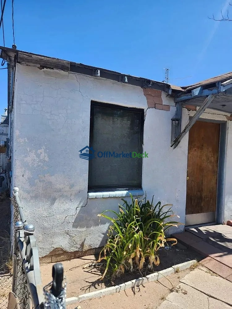 Off-market house in Tucson, Arizona — 2 beds, 1 bath, $99,000 — photo 6 of 8