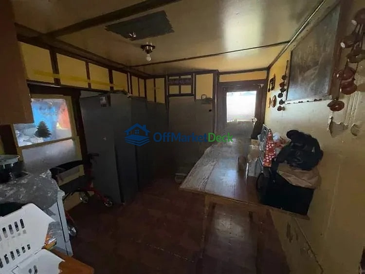 Off-market house in Tolleson, Arizona — 2 beds, 1 bath, $149,900 — photo 4 of 8