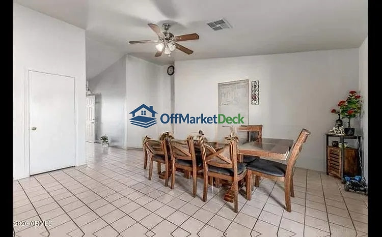 Off-market house in Phoenix, Arizona — 4 beds, 2 baths, $319,900 — photo 7 of 8