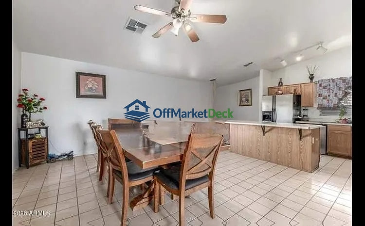 Off-market house in Phoenix, Arizona — 4 beds, 2 baths, $319,900 — photo 6 of 8
