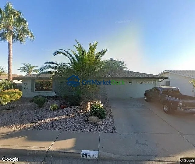Off-market house in Mesa, Arizona — 2 beds, 2 baths, $369,900 — photo 2 of 3