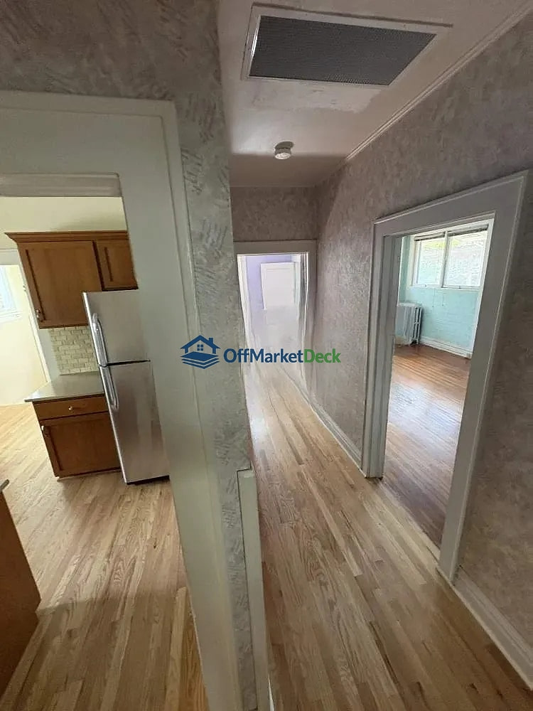 Off-market house in Denver, Colorado — 2 beds, 2 baths, $825,000 — photo 6 of 8