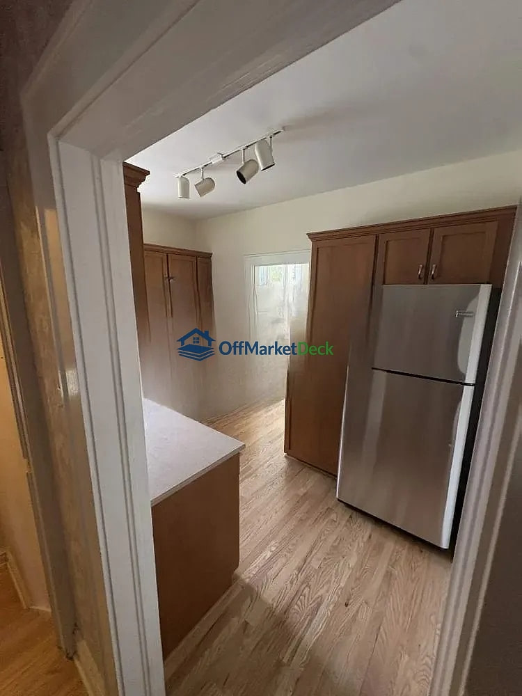 Off-market house in Denver, Colorado — 2 beds, 2 baths, $825,000 — photo 4 of 8