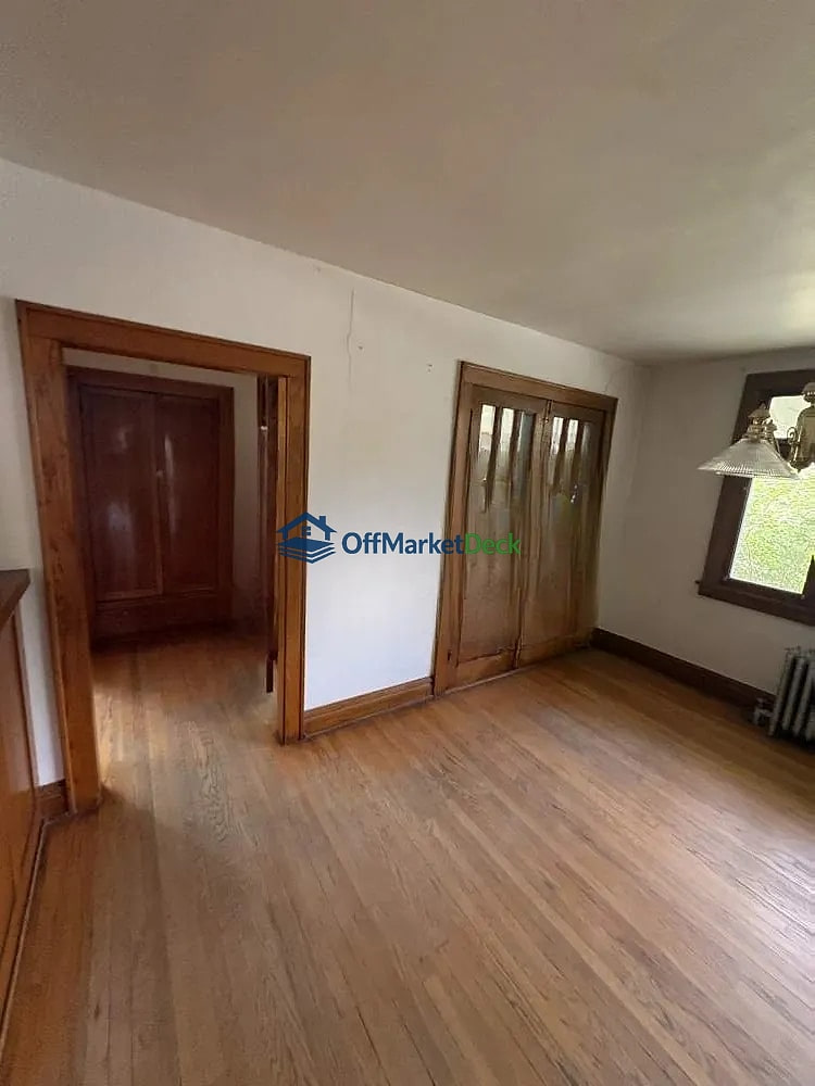Off-market house in Denver, Colorado — 2 beds, 2 baths, $825,000 — photo 2 of 8