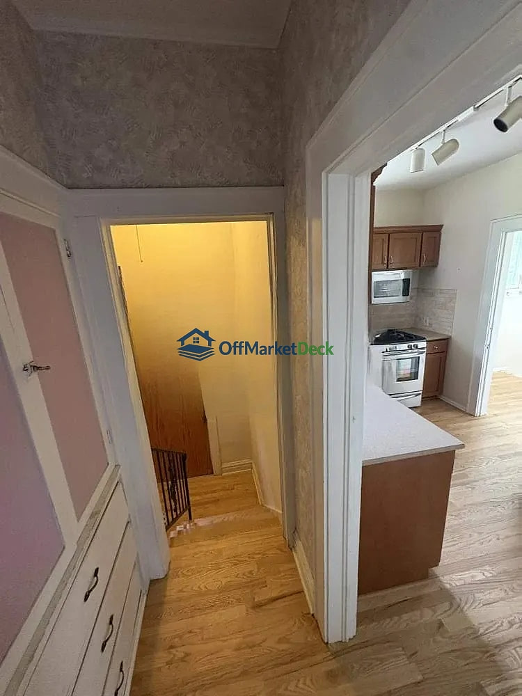 Off-market house in Denver, Colorado — 2 beds, 2 baths, $825,000 — photo 5 of 8