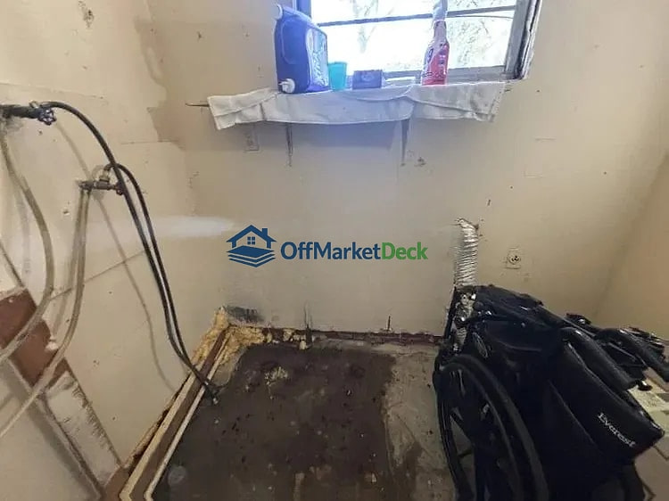 Off-market house in Pearl, Mississippi — 3 beds, 1 bath, $110,000 — photo 3 of 8
