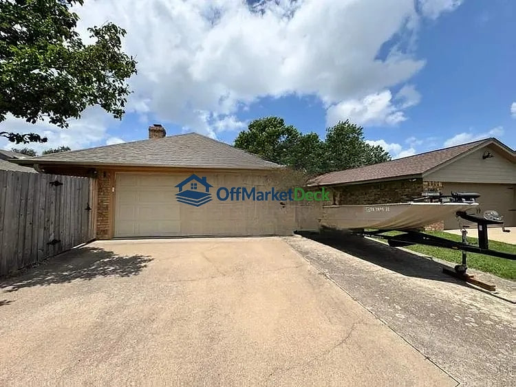 Off-market house in Temple, Texas — 4 beds, 2 baths, $176,000 — photo 6 of 8