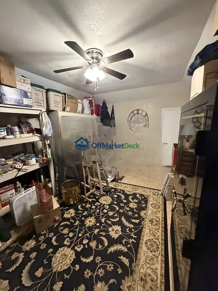 Off-market house in Fort Worth, Texas — 4 beds, 3 baths, $309,000 — photo 5 of 8