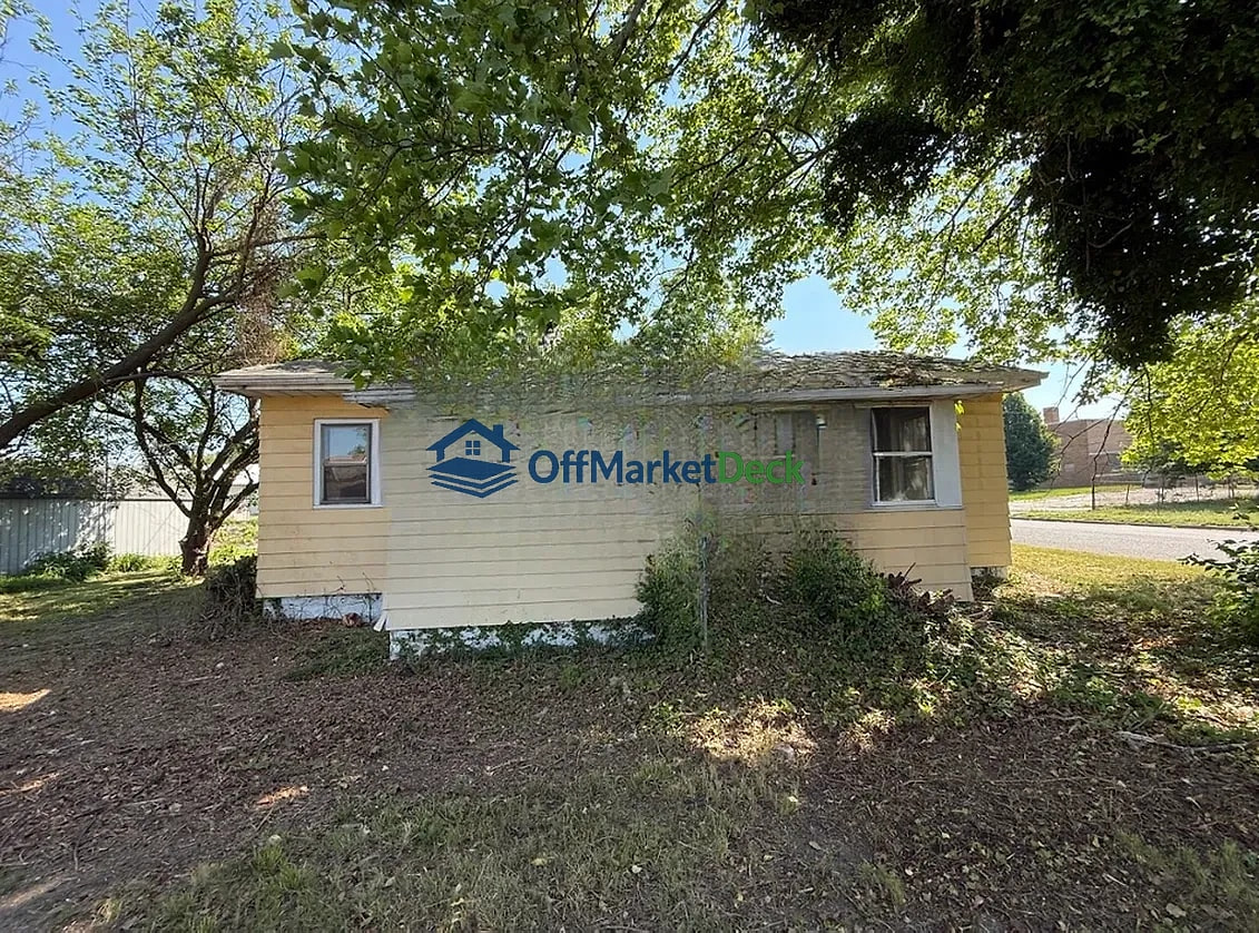 Off-market house in Penns Grove, New Jersey — 3 beds, 1 bath, $135,000