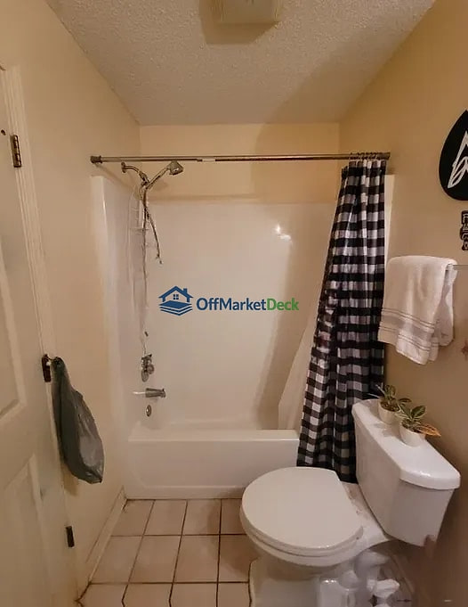 Off-market house in Gulfport, Mississippi — 3 beds, 2 baths, $120,000 — photo 6 of 8