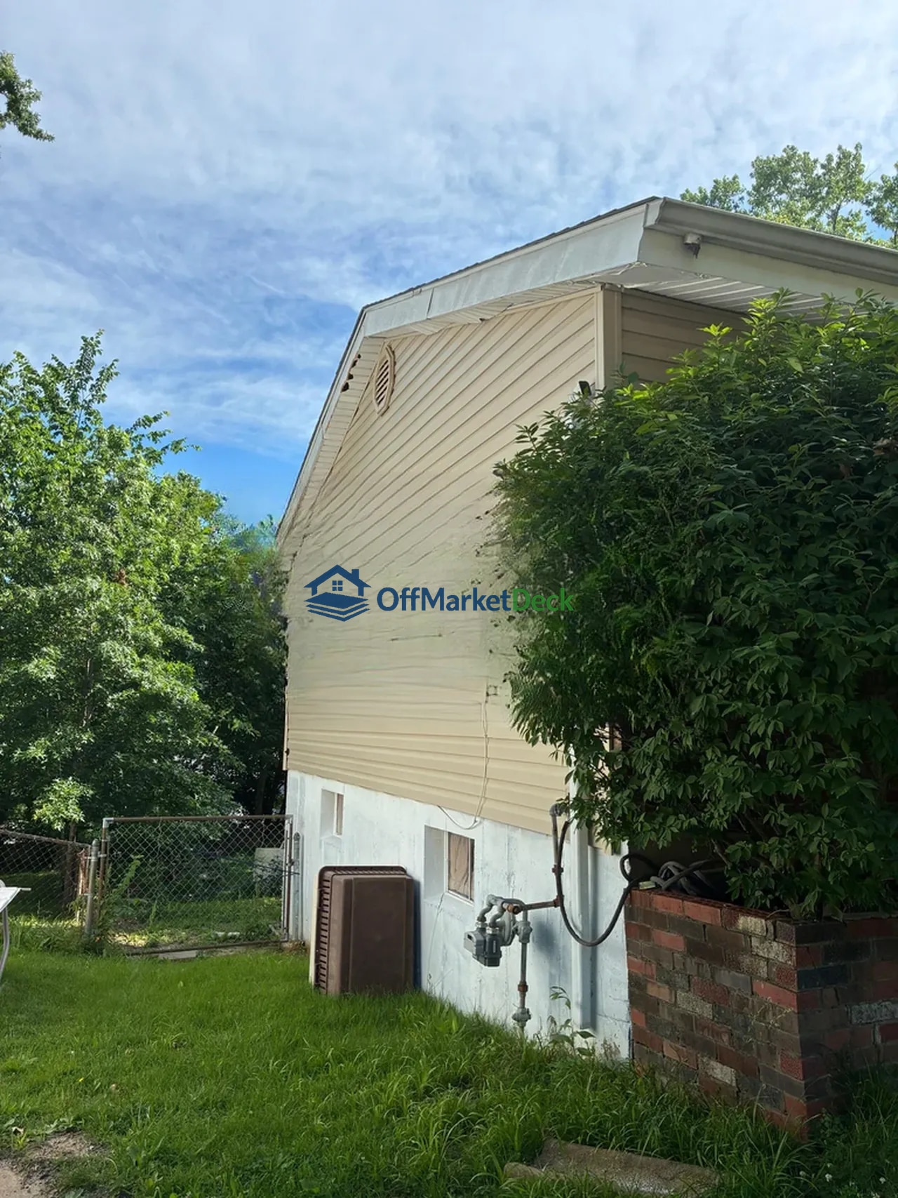 Off-market house in Fenton, Missouri — 3 beds, 1 bath, $229,900 — photo 4 of 8