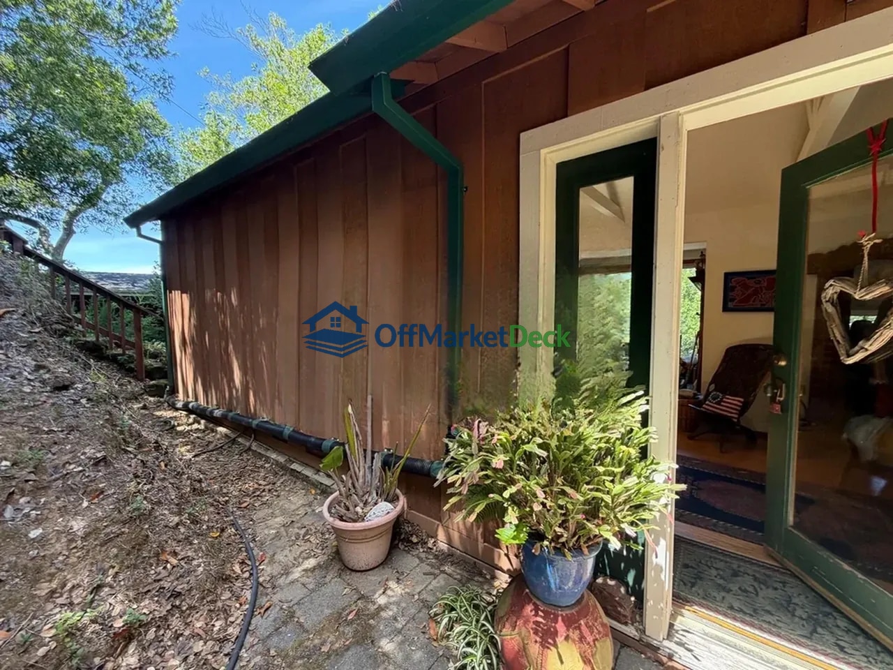 Off-market house in San Anselmo, California — 3 beds, 3 baths, $999,900 — photo 4 of 8