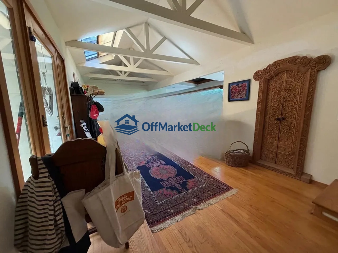 Off-market house in San Anselmo, California — 3 beds, 3 baths, $999,900 — photo 7 of 8