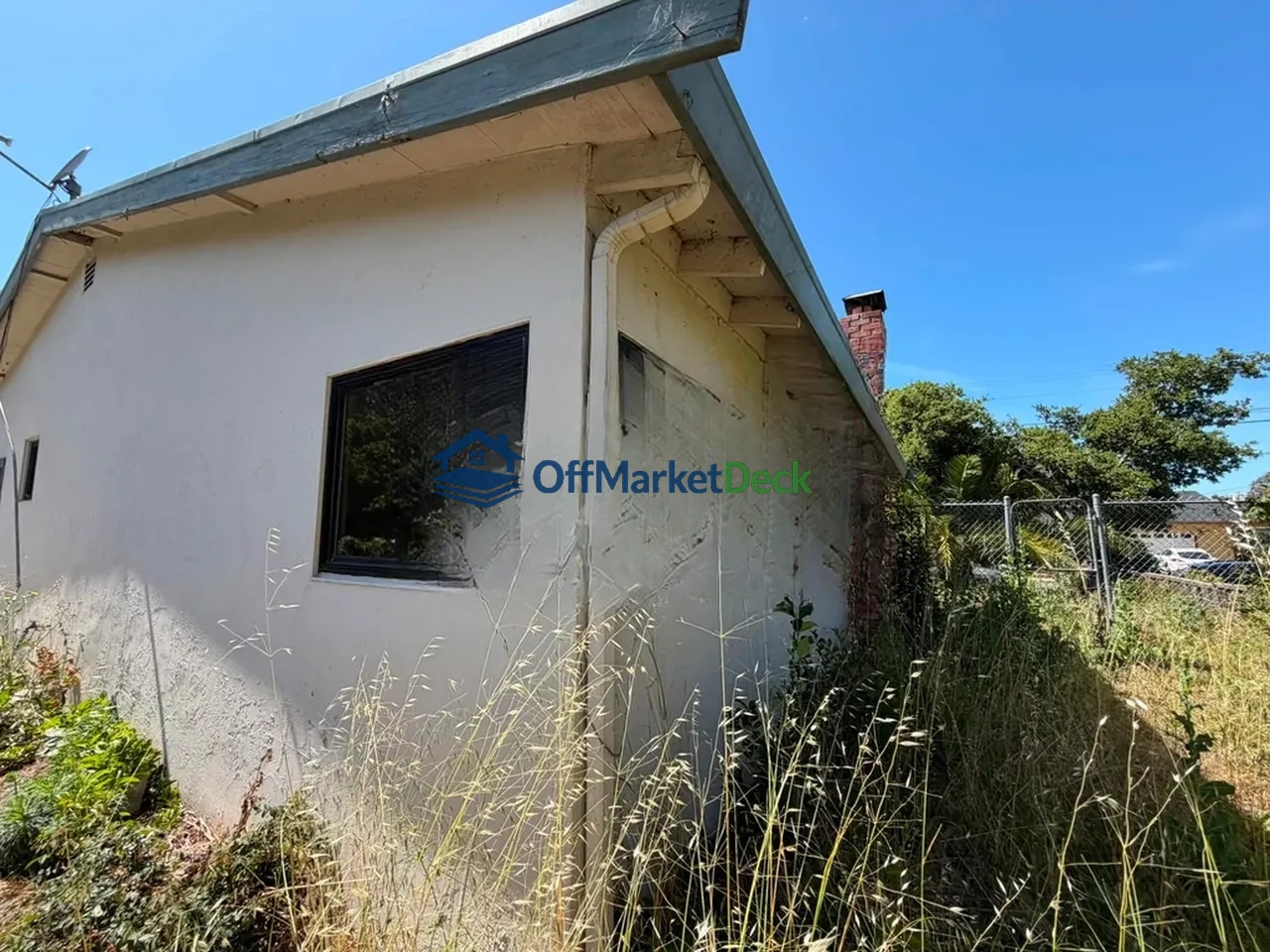 Off-market house in Pinole, California — 3 beds, 1.5 baths, $499,900 — photo 5 of 8