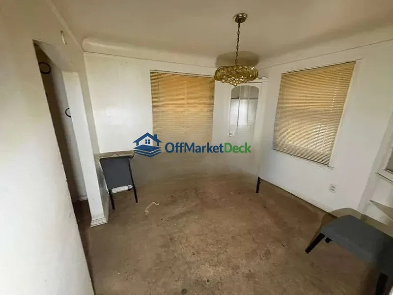 Off-market multi family in Detroit, Michigan — 3 beds, 1 bath, $19,900 — photo 4 of 8