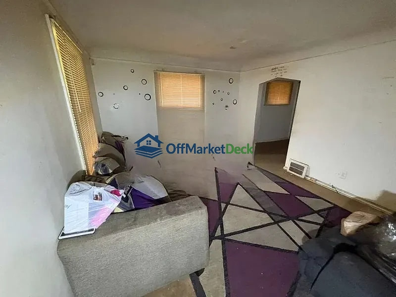 Off-market multi family in Detroit, Michigan — 3 beds, 1 bath, $19,900