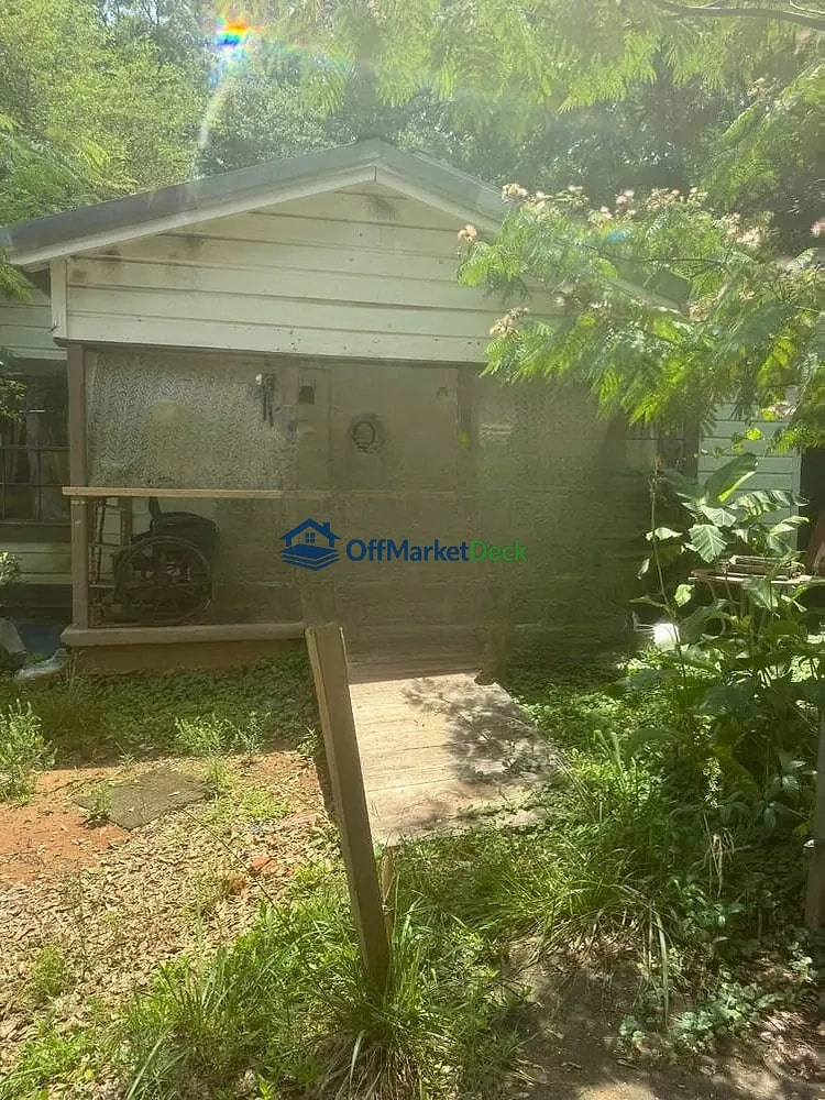 Off-market house in Hogansville, Georgia — 2 beds, 1 bath, $55,000 — photo 2 of 8