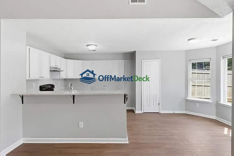 Off-market house in Shelby County, Tennessee — 3 beds, 2 baths, $251,000 — photo 7 of 8