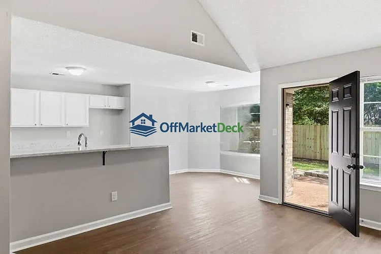 Off-market house in Shelby County, Tennessee — 3 beds, 2 baths, $251,000 — photo 6 of 8