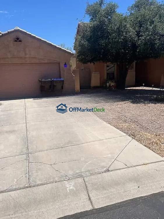 Off-market house in Maricopa, Arizona — 3 beds, 2 baths, $199,000 — photo 3 of 8
