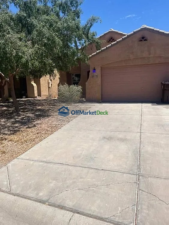 Off-market house in Maricopa, Arizona — 3 beds, 2 baths, $199,000 — photo 4 of 8