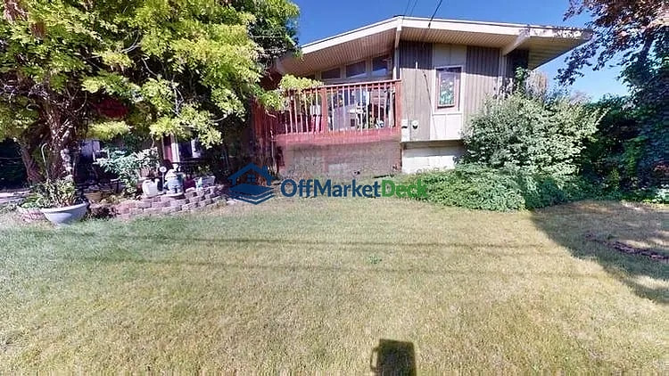 Off-market house in West Valley City, Utah — 4 beds, 3 baths, $435,000 - Blurred background Image