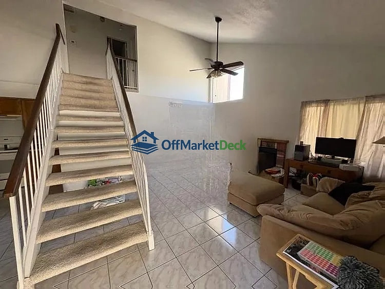 Off-market house in Chandler, Arizona — 3 beds, 2.5 baths, $359,900 — photo 6 of 8