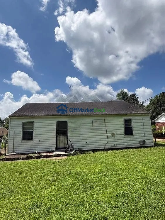 Off-market house in Memphis, Tennessee — 3 beds, 1 bath, $57,500 — photo 8 of 8