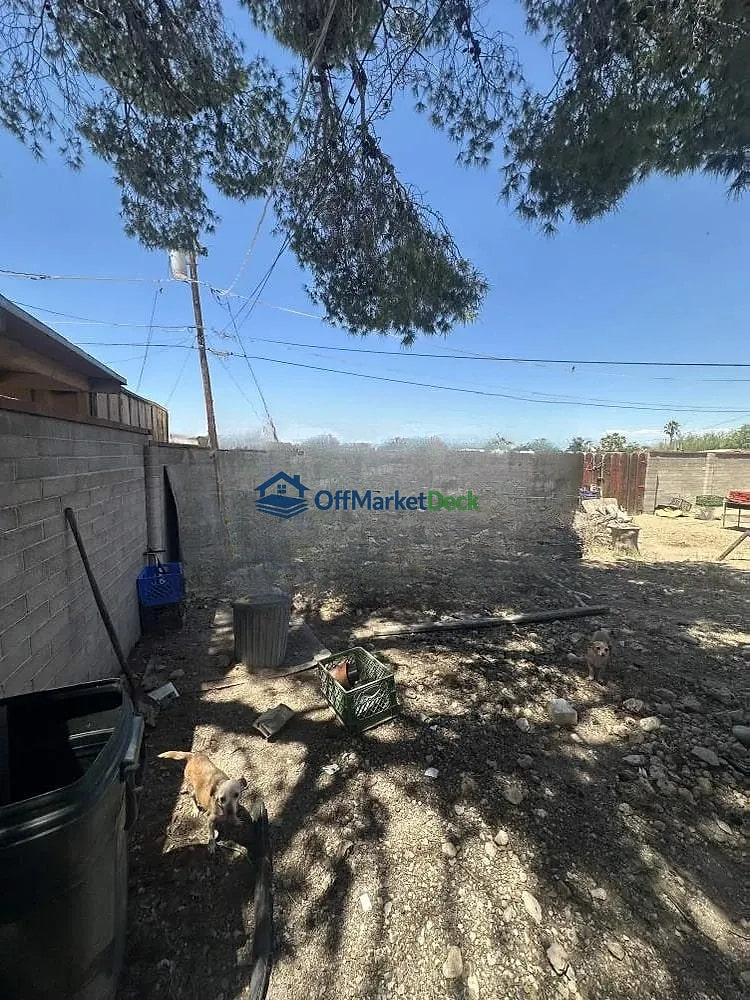 Off-market house in Tucson, Arizona — 3 beds, 2 baths, $204,990 — photo 3 of 8