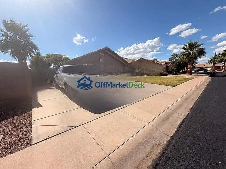 Off-market house in Gilbert, Arizona — 3 beds, 2 baths, $420,000 — photo 3 of 8