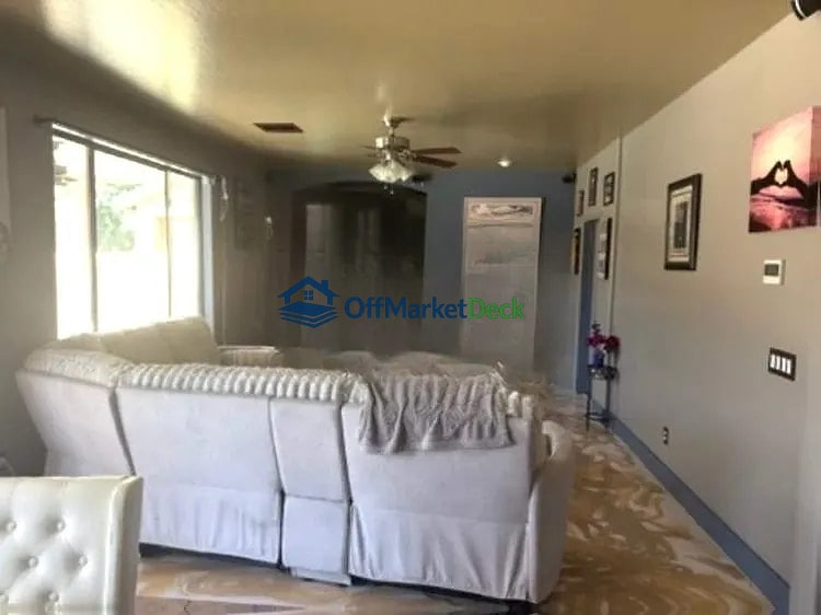 Off-market house in Avondale, Arizona — 4 beds, 3 baths, $355,000 — photo 8 of 8