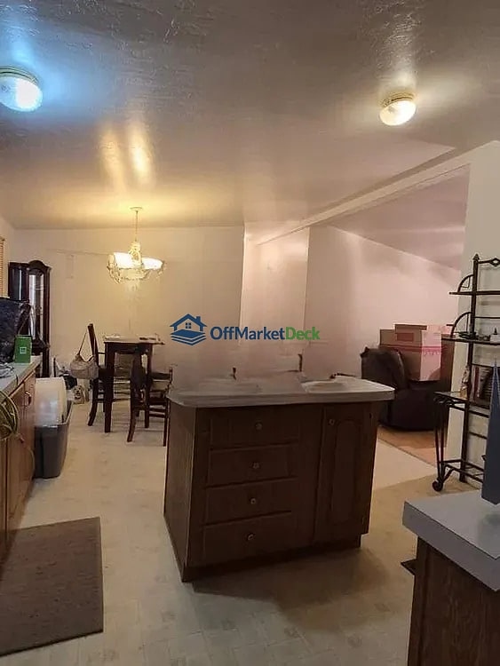 Off-market house in Wittmann, Arizona — 3 beds, 2 baths, $230,000 — photo 7 of 8